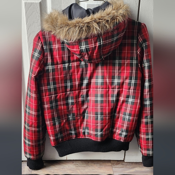 Plaid winter coat - Picture 3 of 3